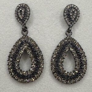 Sparkling Black and Dark Silver Teardrop Earrings